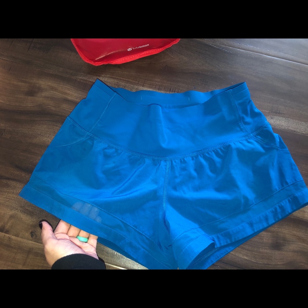 Lululemon Pace Perfect Mesh Shorts SiZe 6 Like New
